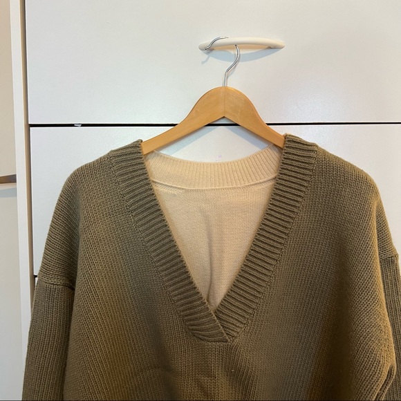 Bicolor 2-way knit sweater in ivory/khaki - Picture 2 of 3